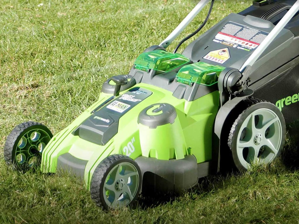 Cordless lawnmower in action