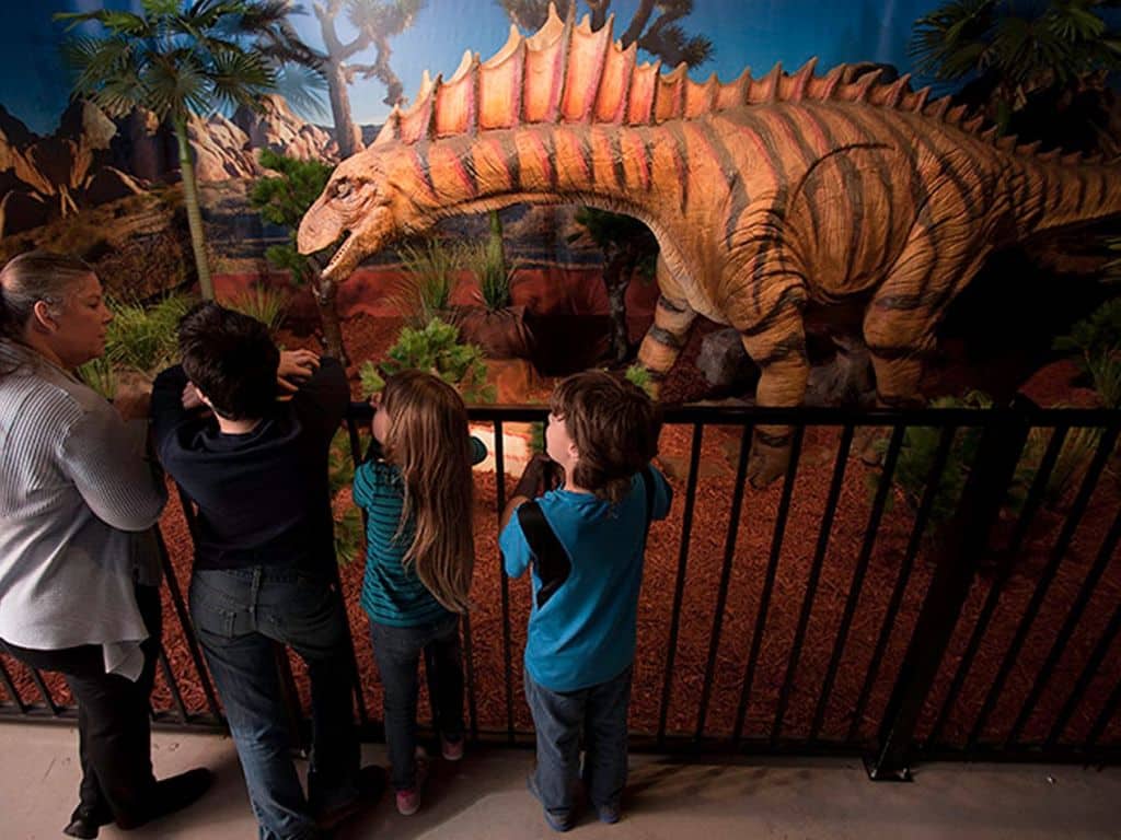 dinosaur theme parks, florida theme parks, dinosaurs florida