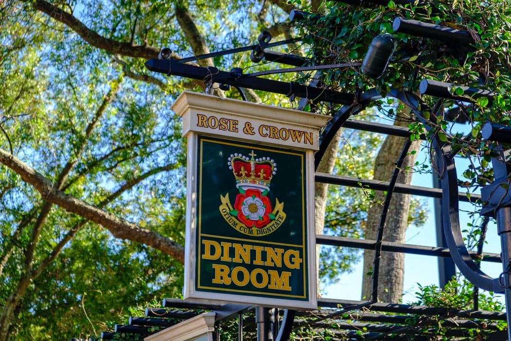 Rose & Crown pub at Epcot