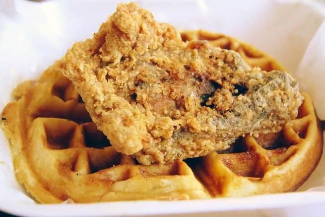fried chicken and waffle