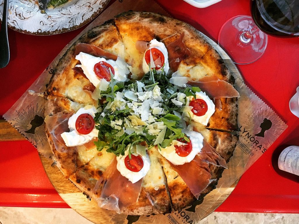 pizza, lynoras market