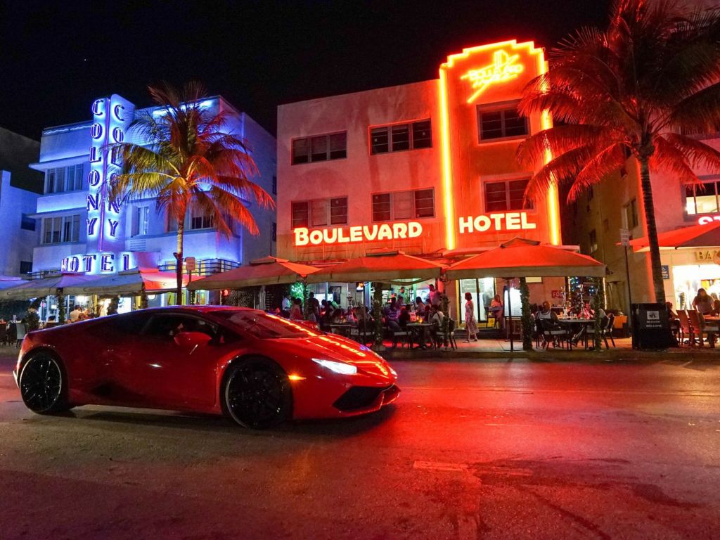 ocean drive miami, miami beach nightlife, what to do in miami, where to stay in miami