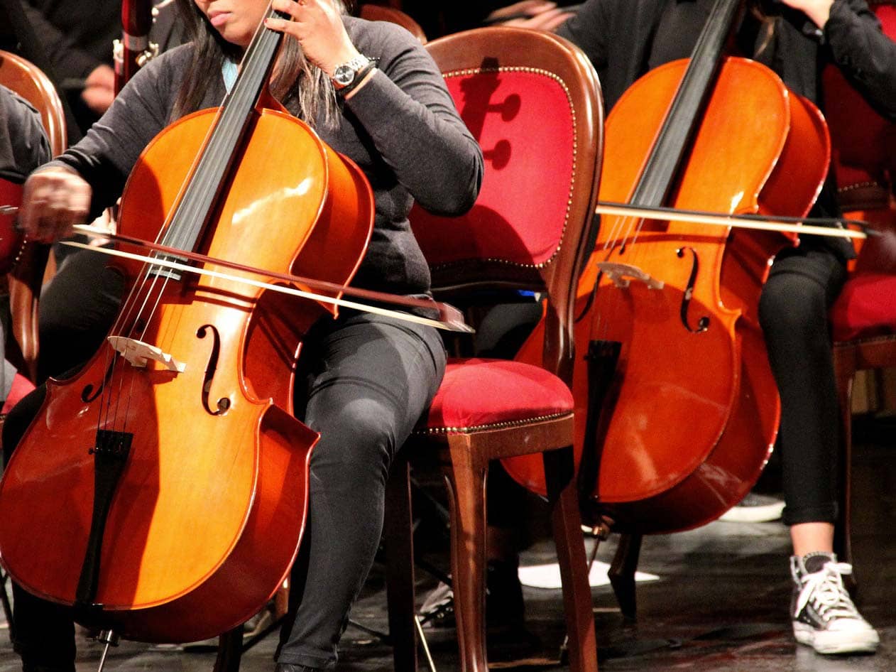cello players