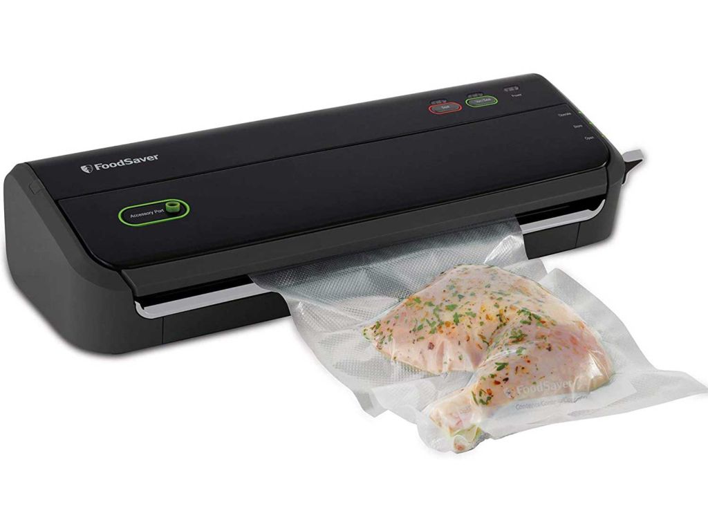 FoodSaver FM2000 Vacuum Sealer Machine with Starter Bags & Rolls | Safety Certified | Black - FM2000-FFP