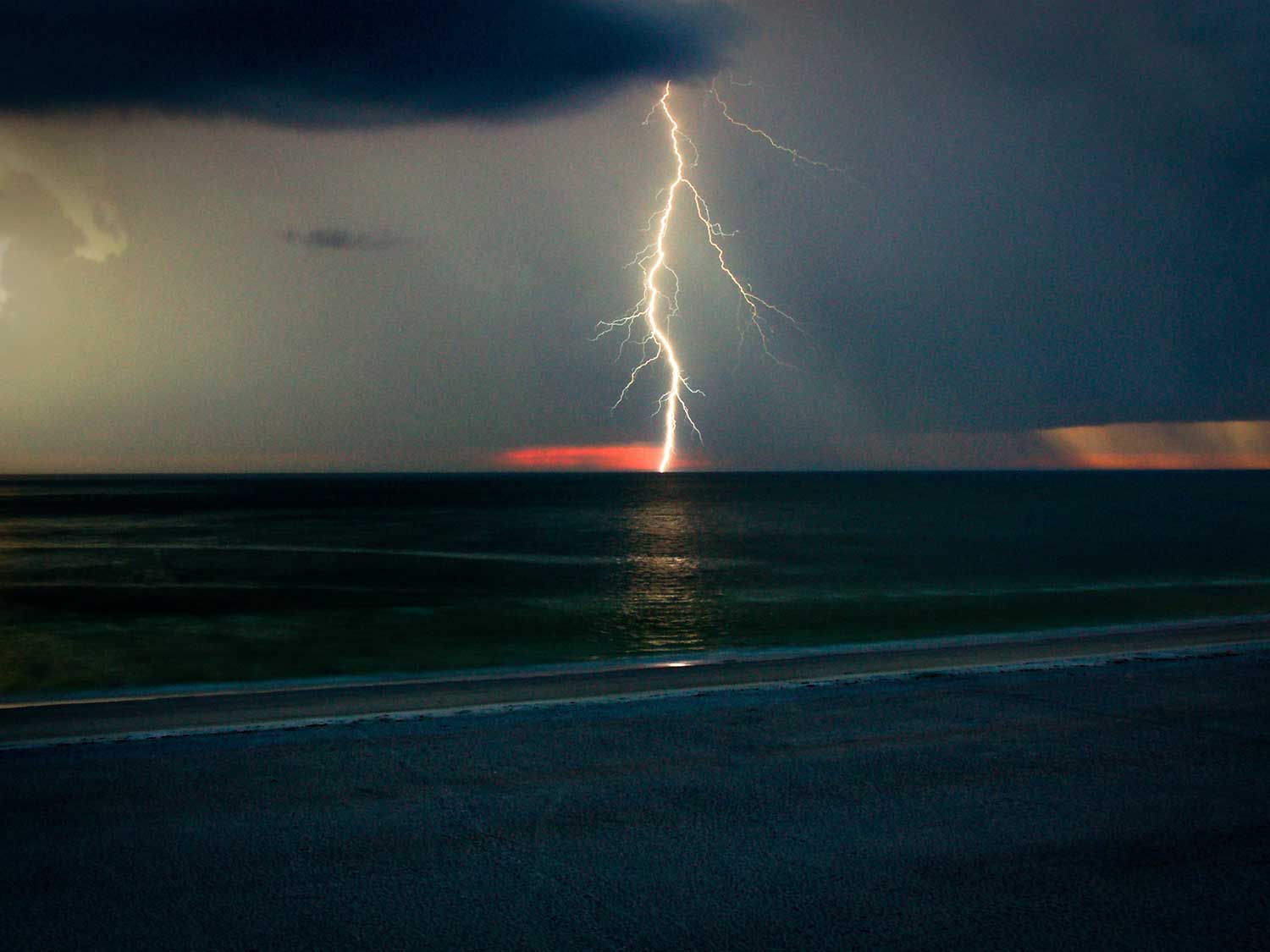 Lightning strike in Clearwater
