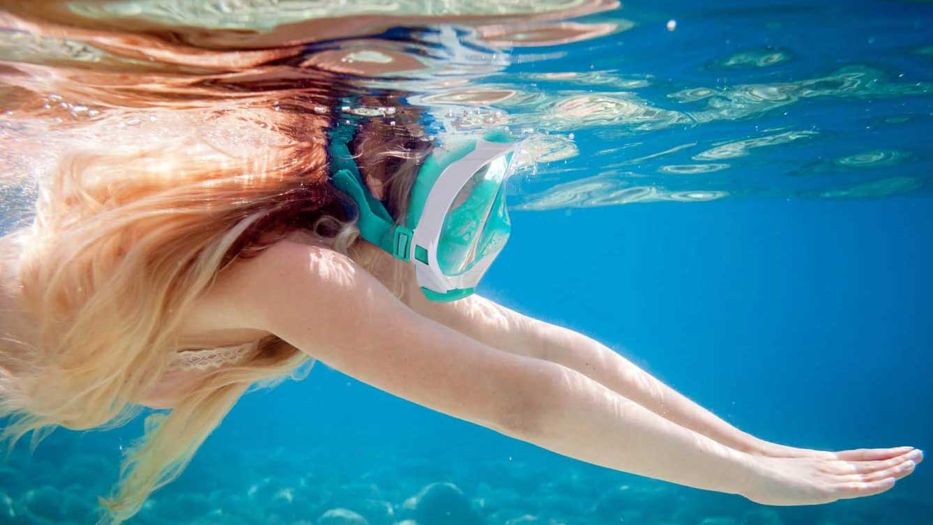 underwater full-face snorkel mask